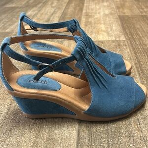 Blue wedges for women with adjustable straps